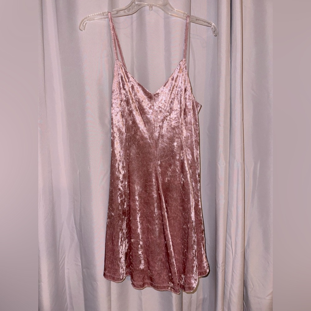 Short Link Velour Dress. Size: Small. Brand: Forever 21